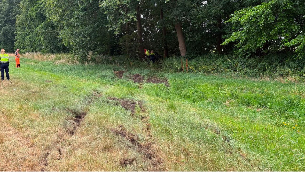 Auto van de weg geraakt