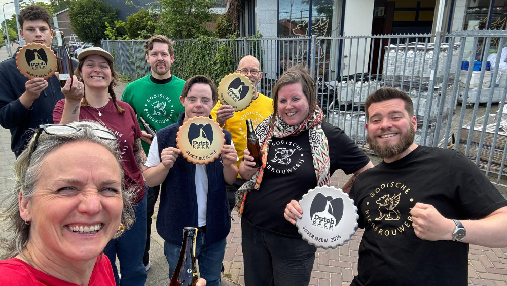 De mensen van de Gooische bierbrouwerij zijn dolgelukkig met hun prijzen