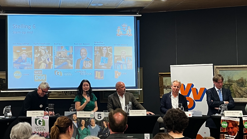 De vijf lijsttrekkers in het Brinkhuis.