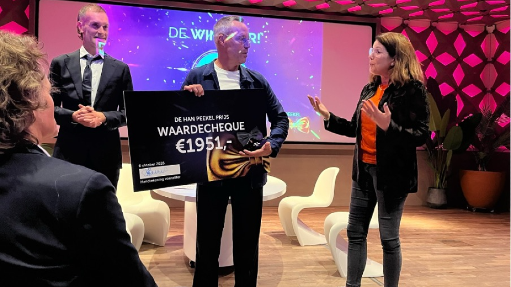 Hans Goedkoop met de Han Peekelprijs