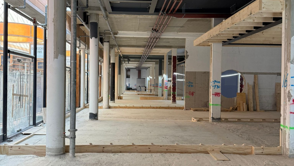 Het gebouw waar de nieuwe bieb moet komen, maar dan van binnen.