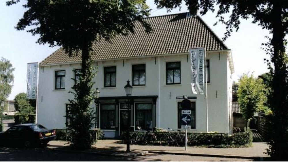 Het museum in Huizen waar de tentoonstelling Wintertij is te zien.