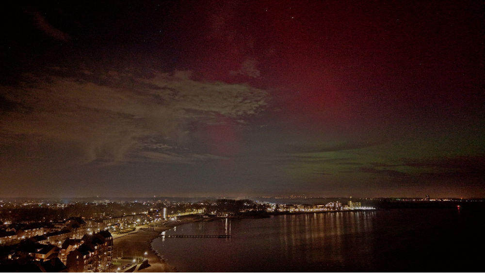 Huizen deelt foto's van het Noorderlicht.