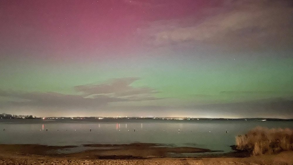 Huizen deelt foto's van het Noorderlicht.