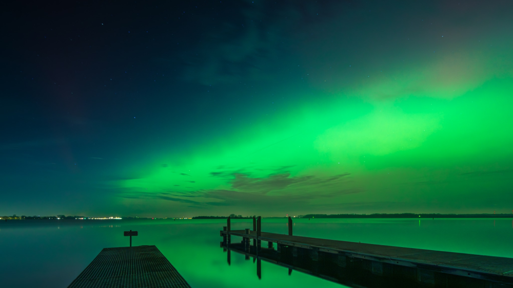 Huizen deelt foto's van het Noorderlicht.