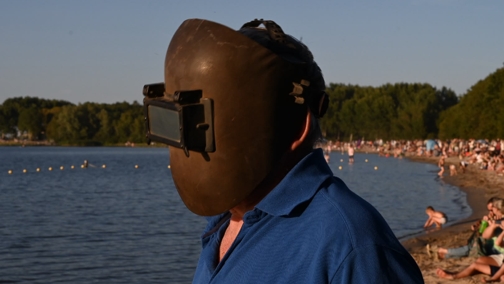 Mensen hebben verschillende technieken om de eclips waar te nemen