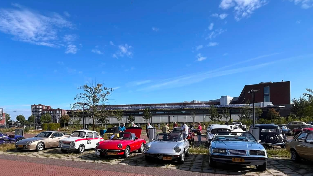 Oldtimers naast elkaar