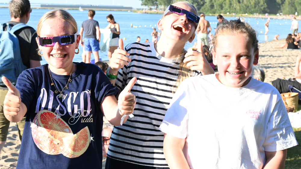 Voor jong en oud is de eclips een beleving